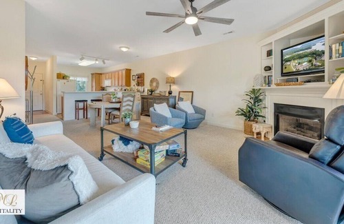 Huddleston Resort | Mariners Village 2 bedroom w/ Amenities
