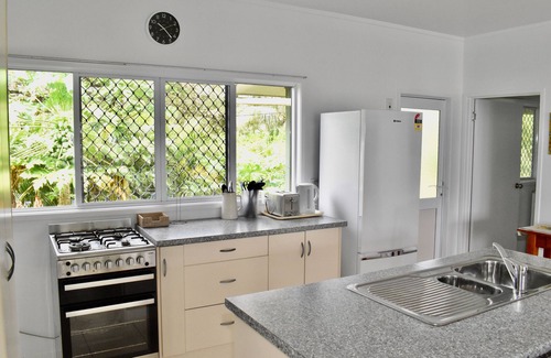 Nikao Tapere House | Marino - On the beach