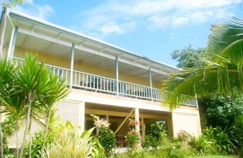Nikao Tapere House | Marino - On the beach