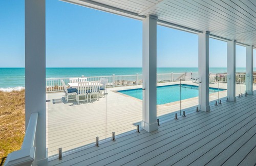 Kure Beach House | Mariposa Retreat: 7BR, 7.5BA, sleeps 18 - oceanfront with private pool!