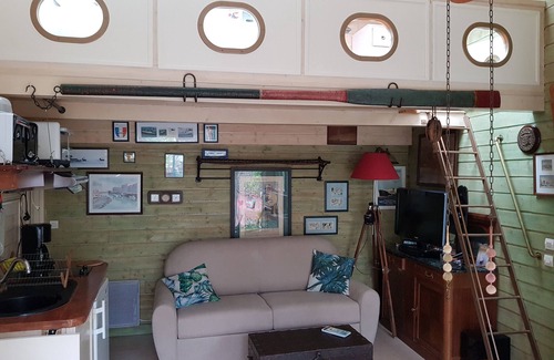 La Rochelle Apartment | Maritime, large, quiet et pleasant studio for 4, terrace, beaches, park et town