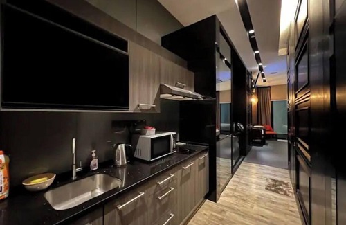 George Town Condo | Maritime Suite With Large Private Garden Seaview