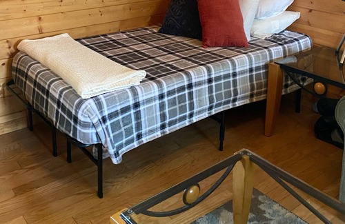 Mammoth Creek House | Marjos Cabin at the Lake