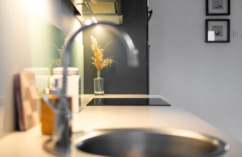 Felheviz Apartment | Mark’s modern flat at Margaret Island