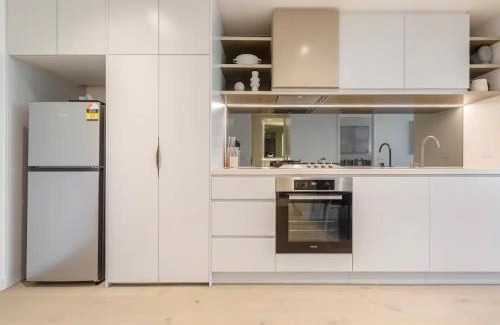 West Melbourne Apartment | Marker Modern Vintage Pad Near Factory Outlets