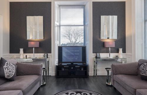 Central Aberdeen Apartment | Marks At The Manor Luxury Riverside Apartments - Sleeps up to 4, with Parking and Sky TV
