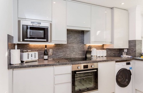 Montpelier House | Marlborough Mews XXX