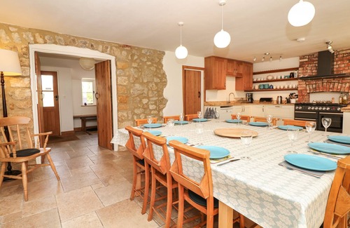 Bridport Cottage | MARLES FARMHOUSE, pet friendly, luxury holiday cottage in Salwayash