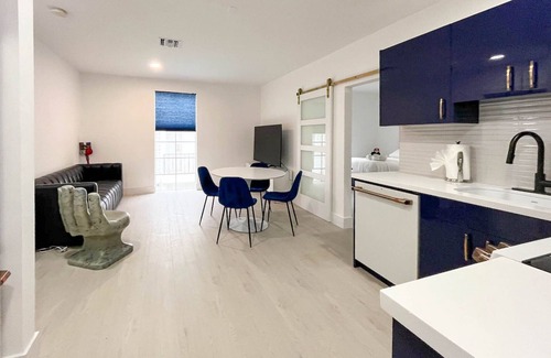 South Pointe Condo | Marley SoFi: Walk to beach, 3 Beds, Heated POOL