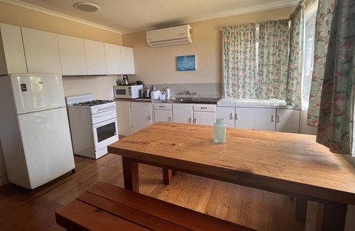 Marlo House | Marlo Beach House - A lovely two bedroom house located 150m away from the beach.