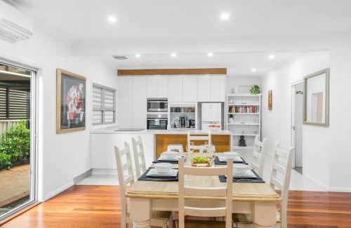 Towradgi House | Marlo's Escape - A Generous Haven for Couples
