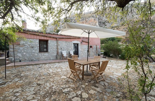 Mockarta House | Marmotta ancient rural house on the slopes of Erice