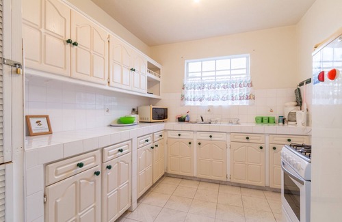 Worthing Apartment | Marranton Breeze Apartment Apartment (1)