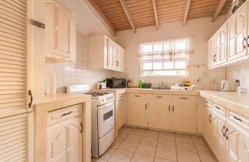 Worthing Apartment | Marranton Breeze Apartment Apartment (2)