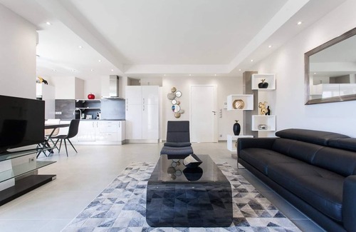 Cannes City Centre Apartment | Marriott- Croisette: Superb 3 bedrooms/3 baths
