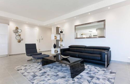 Cannes City Centre Apartment | Marriott- Croisette: Superb 3 bedrooms/3 baths