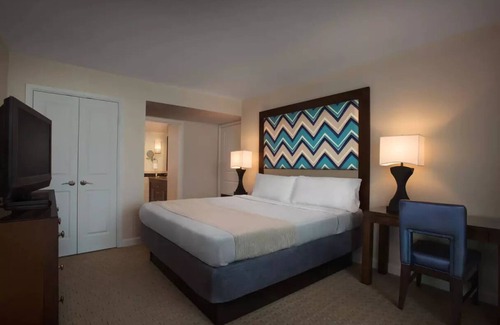 Marco Island Hotel | MARRIOTT'S CRYSTAL SHORES - 2 BED 2 BATH- RESORT ACCESS-PREMIER HOST