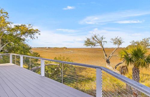 Marsh Island House | Marsh Island 9 - Best Sunset on the Island! Renovated Home!