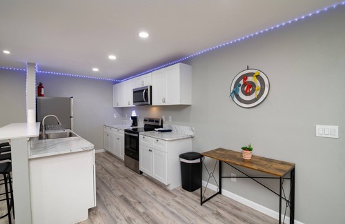 West Arlington Apartment | Marvel VS Mario Clubroom apartment in brilliant Arlington with AC, WiFi