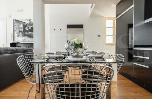 Centro Apartment | Marvellous Penthouse with terrace & Cathedral views by REMS
