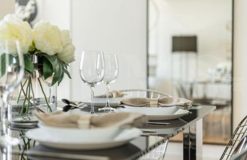 Centro Apartment | Marvellous Penthouse with terrace & Cathedral views by REMS