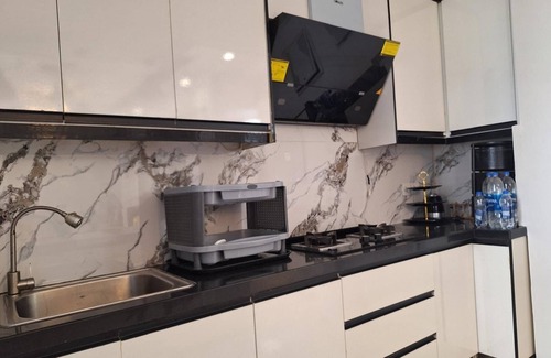 Karachi Apartment | Marvelous 3-BR apartment in center of Karachi.