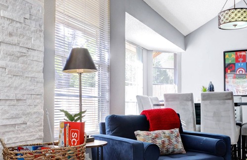 Northwest Crossing House | Marveolus - A Birdy Vacation Rental