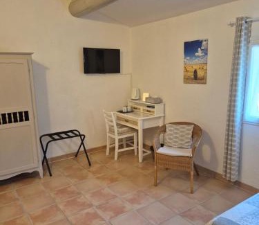 L'Isle-sur-la-Sorgue Bed & Breakfast | Mas Clement - Chambre et table d'hôtes