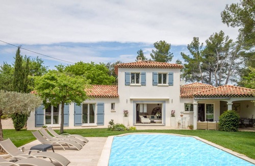 Meyrargues Villa | Mas des Ecureuils (8p) with pool in Provence