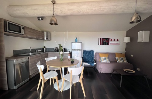 L'Isle-sur-la-Sorgue House | 'Mas des Sources independent Cottage, Very Nice view, cozy contemporary interior