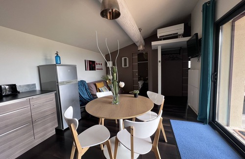 L'Isle-sur-la-Sorgue House | 'Mas des Sources independent Cottage, Very Nice view, cozy contemporary interior