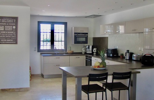 Chateaurenard Other | Mas provençal 10 persons with swimming pool and teleworking space and playroom!