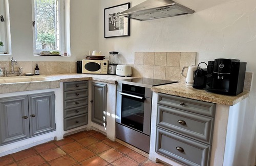 Joucas House | Mas Très Confidentiel, near Gordes, beautiful view of the Luberon mountains