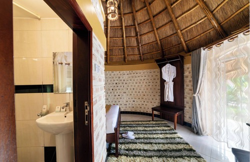 Kampala Hotel | Masheda Palms Resort