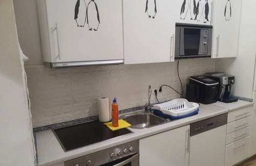 Brigittenau Apartment | Massive 6BR Apt. at Millenium City for big Groups