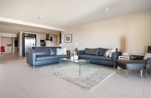 Mount Maunganui Apartment | Massive apartment with huge views!