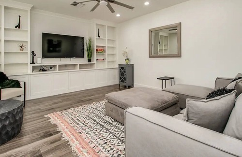 Mesa House | Massive Mesa 9 Bdrm w/ Pool and Game Room!