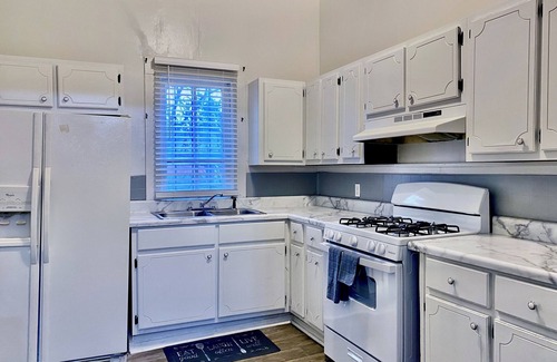 Selma House | MASSIVE THREE BEDROOM HOME IN SELMA