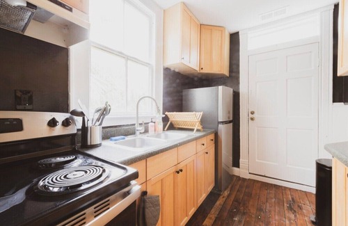 Historic Downtown Savannah House | Massive Victorian House w/Private Courtyard ★ 5APTS/9BDRS ★ Near Forsyth Park