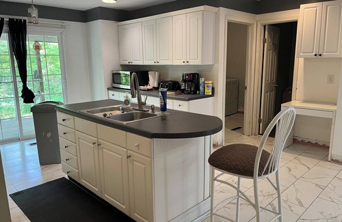 Richmond House | Master bedroom in Richmond's West End - zip code 23294