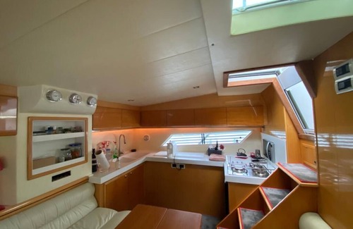 Trieste City Centre Boat Rental | MASTER BEDROOM WITH BATHROOM ON EXCLUSIVE YACHT IN DOWNTOWN TRIESTE