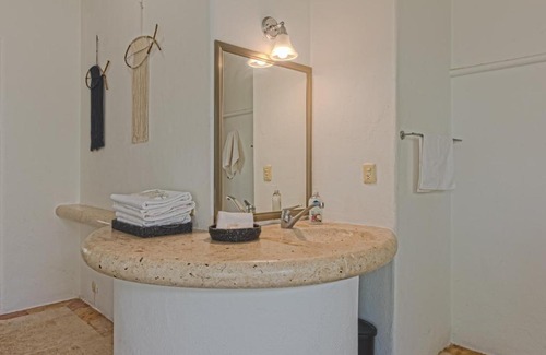 Downtown Apartment | Master Room on 5th Av B05