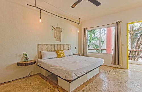 Downtown Apartment | Master Room on 5th Av B05