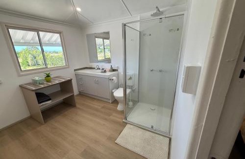 Bowen House | master room unit upstairs
