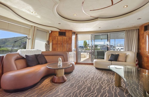 Bay Area Boat Rental | Master Stateroom Onboard A Luxury Yacht!