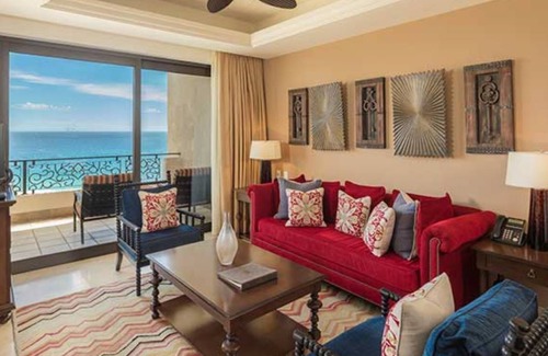 Marina Resort | Master Suite - perfect combination of space and privacy!