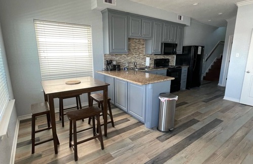 Elmaton House | Matagorda Outfitters River Rental