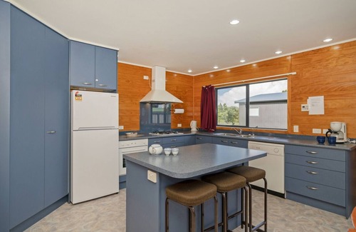 Matarangi House | Matarangi Escape - Matarangi Holiday Home