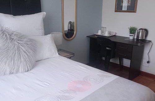 Emfuleni House | MaThwala guesthouse