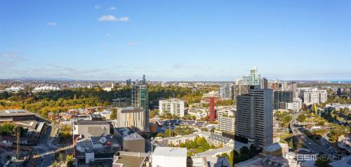 Southbank Apartment | Matilda's Skyview - Luxe 2BR, 2BA Near Crown